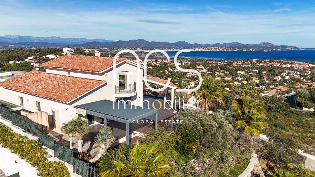 Villa in Frejus, Provence-Alpes-Côte d'Azur, France 1 - 18563821
