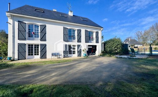 House in Côte Ouest, Treillieres, France 1
