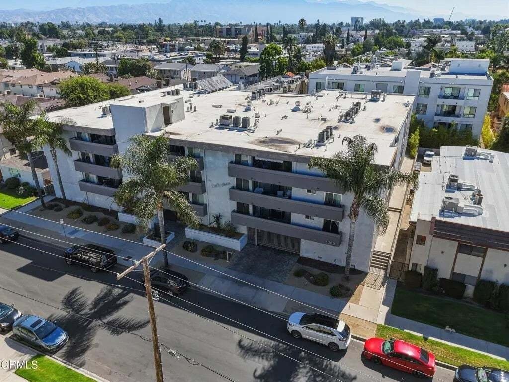 Los Angeles, California, United States 1 - 18562178