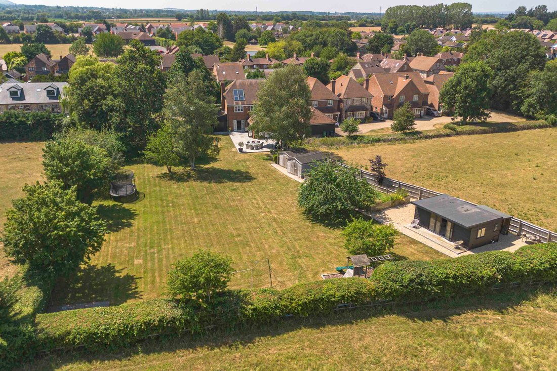 House in Princes Risborough, England 3 - 18465603