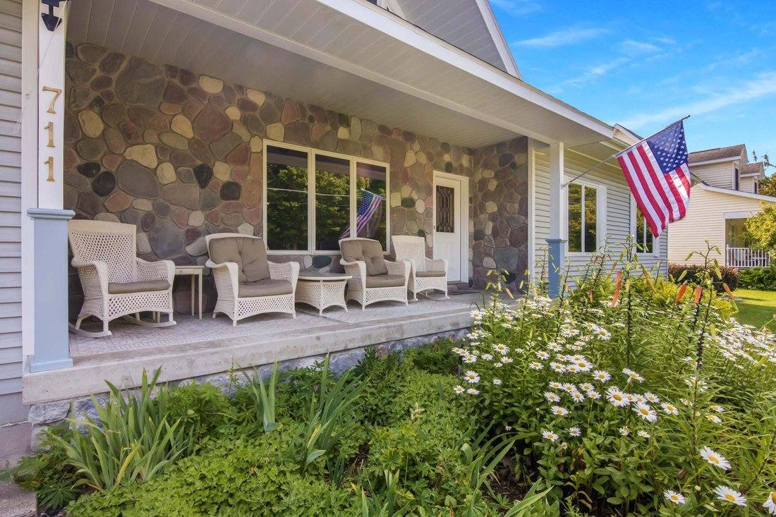 House in Elk Rapids, Michigan, United States 3 - 18558548
