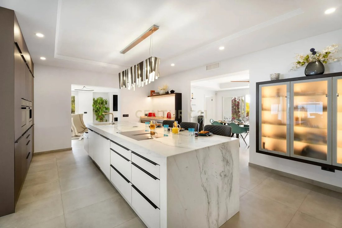 Villa in Estepona, Andalusia, Spain 5 - 16781294