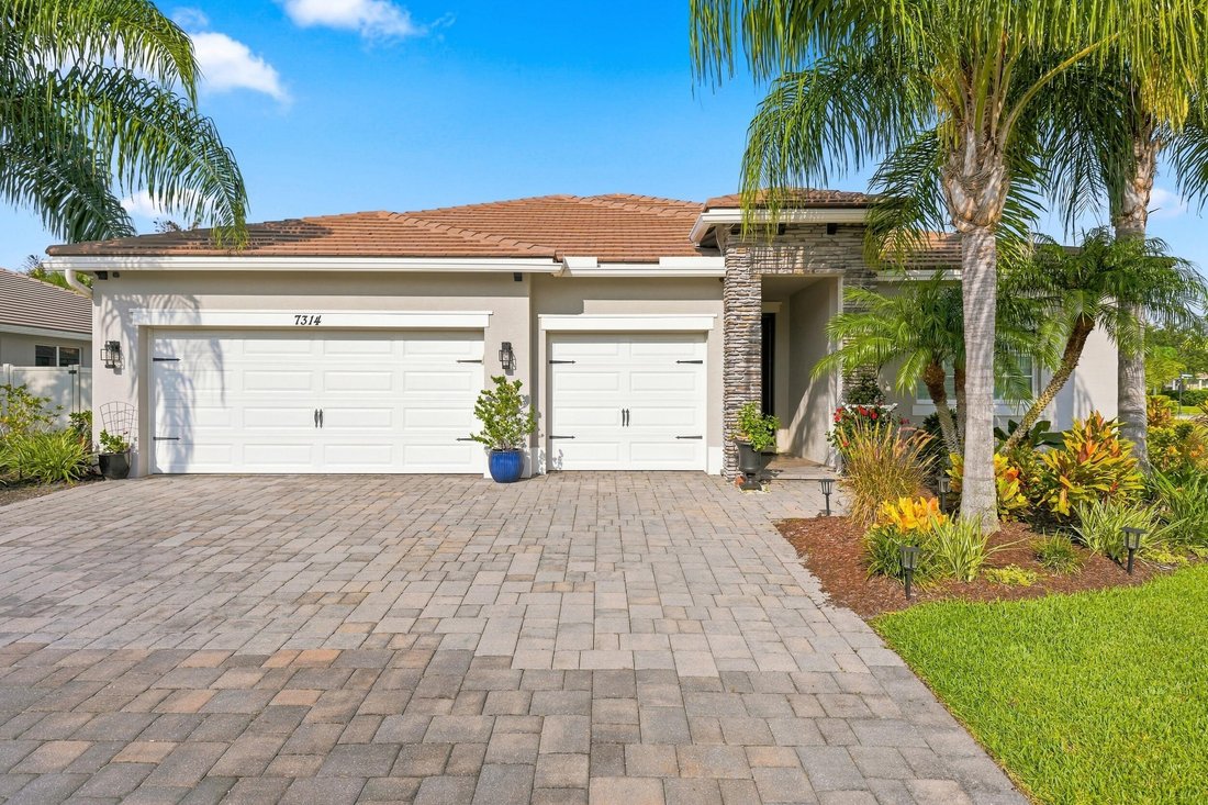 House in Stuart, Florida, United States 3 - 18564927