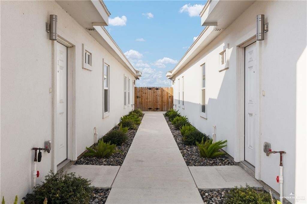 McAllen, Texas, United States 3 - 18564819