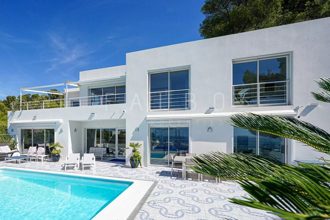 Estate in Le Roucas Blanc, 7e Arrondissement, Marseille 3 - 14144317
