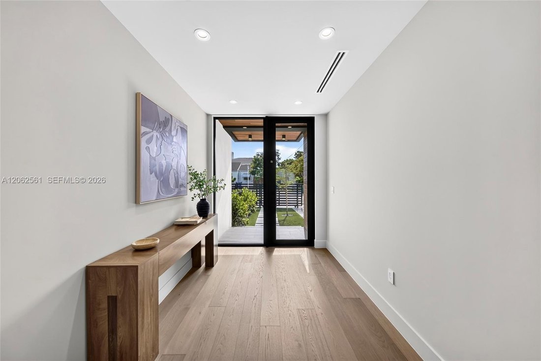 House in Miami, Florida, United States 5 - 18562975