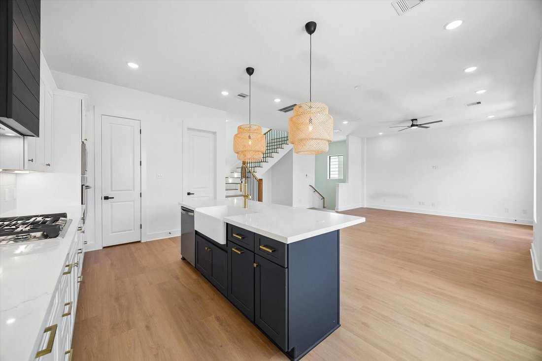 House in Houston, Texas, United States 5 - 18565595