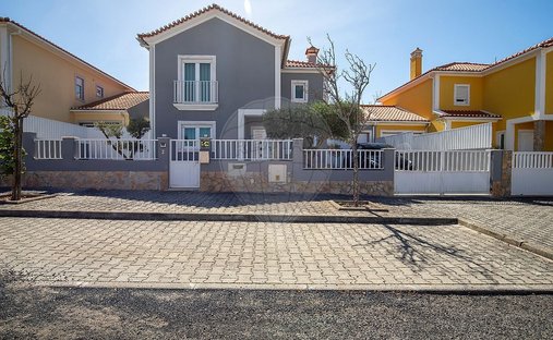 Haus in Silveira, Lissabon, Portugal 1