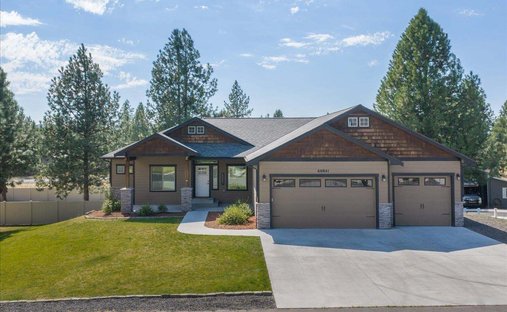 House in Nine Mile Falls, Washington, United States 1