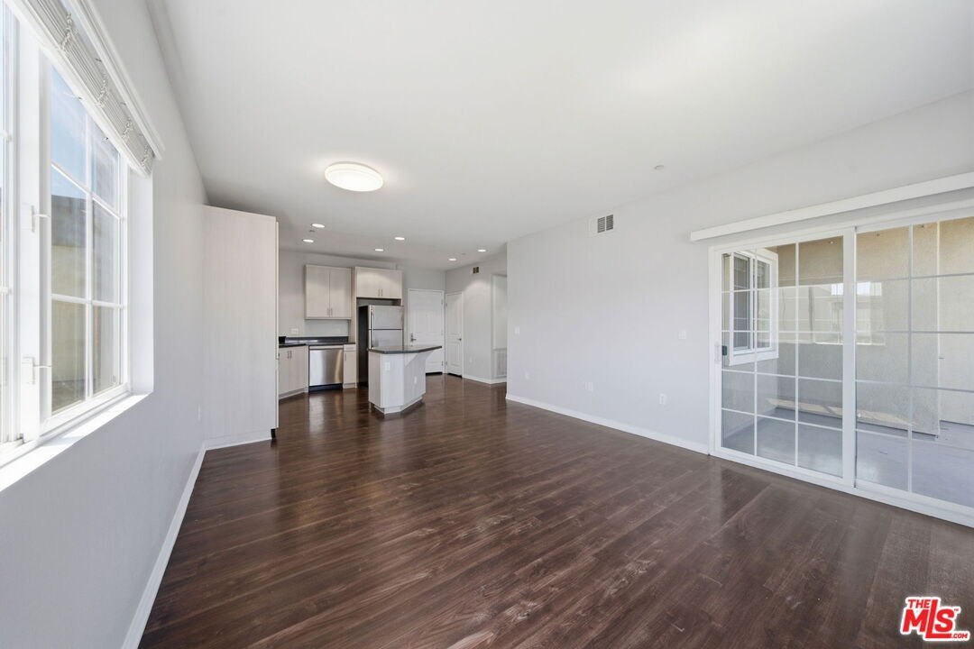 Los Angeles, California, United States 3 - 18562986