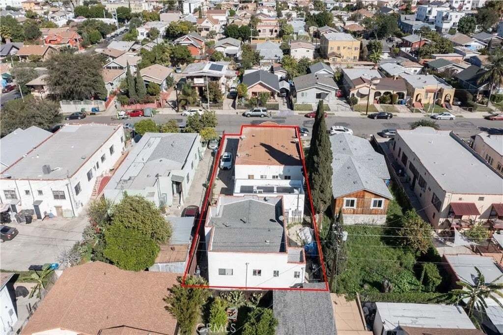 Los Angeles, California, United States 3 - 18562389
