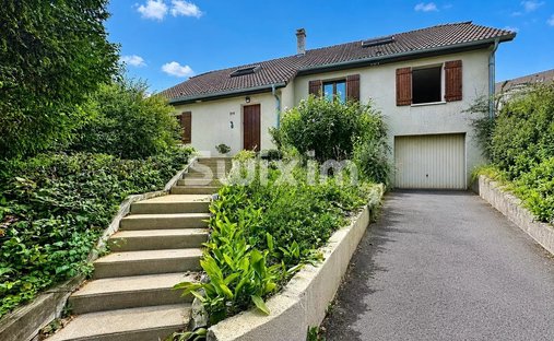 Haus in Est, Gex, Frankreich 1