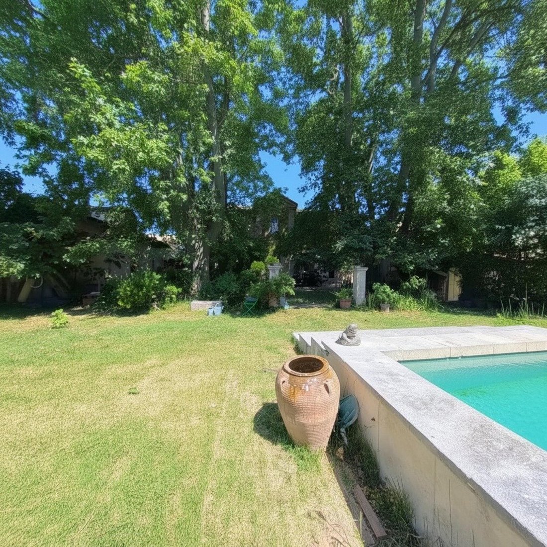 House in Centre Ville, Le Thor, France 4 - 18035724