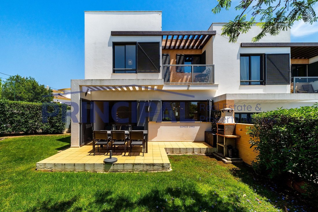 Townhouse in Olhos de Agua, Algarve, Portugal 1 - 18563170