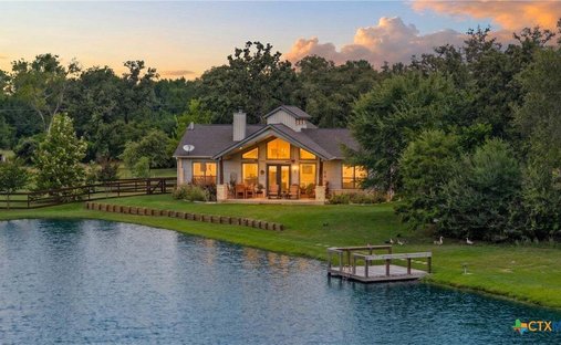 House in Milano, Texas, United States 1