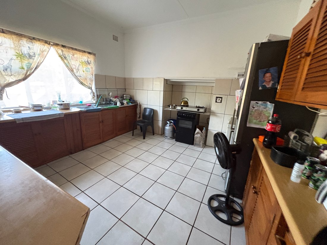 House in Cambridge West, Eastern Cape, South Africa 4 - 18560303
