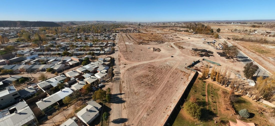 Land in Neuquen, Neuquen, Argentina 2 - 18563044