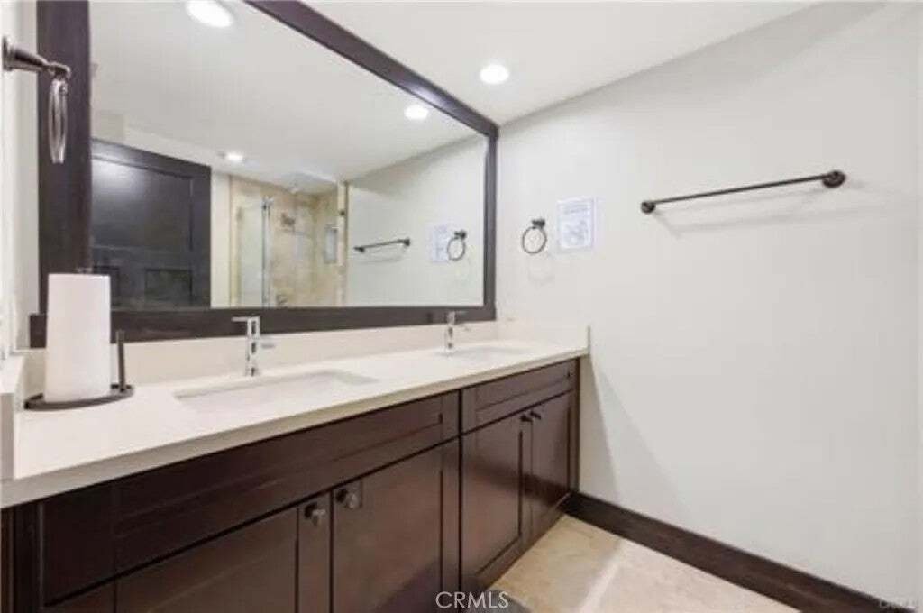 Los Angeles, California, United States 5 - 18562516