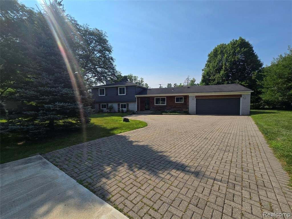 House in Beverly Hills, Michigan, United States 2 - 18561406