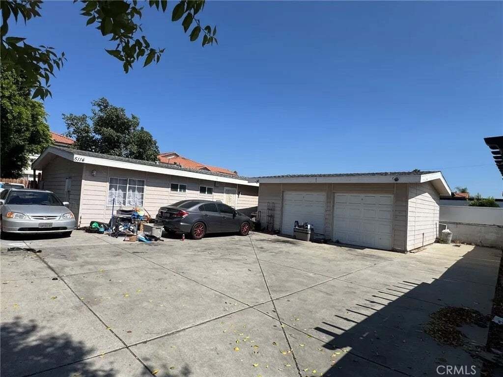 Covina, California, United States 1 - 18562259