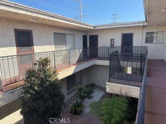 Los Angeles, California, United States 4 - 18562349