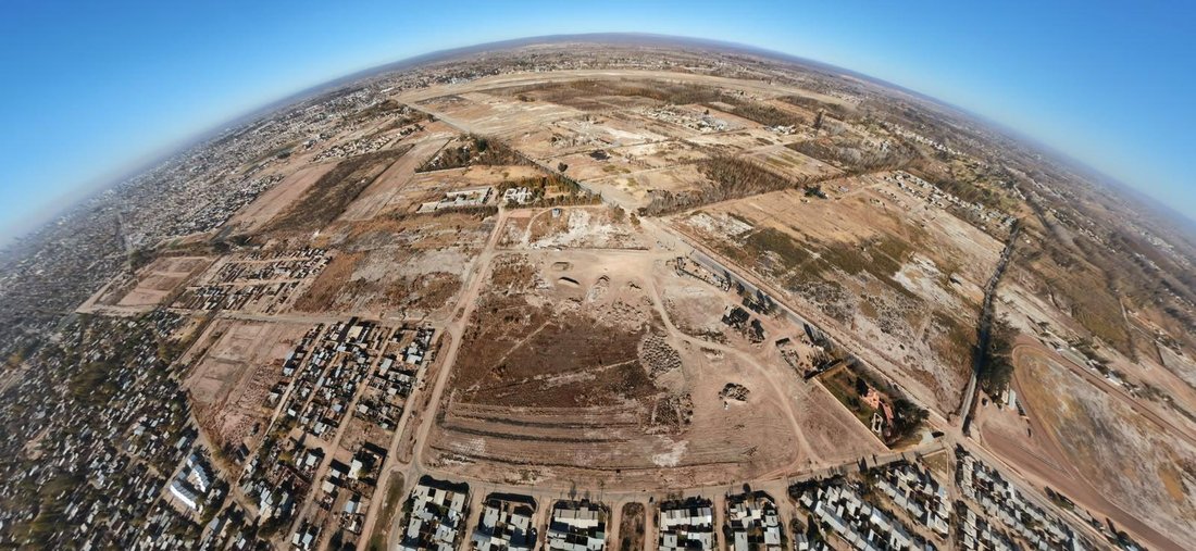 Land in Neuquen, Neuquen, Argentina 5 - 18563044