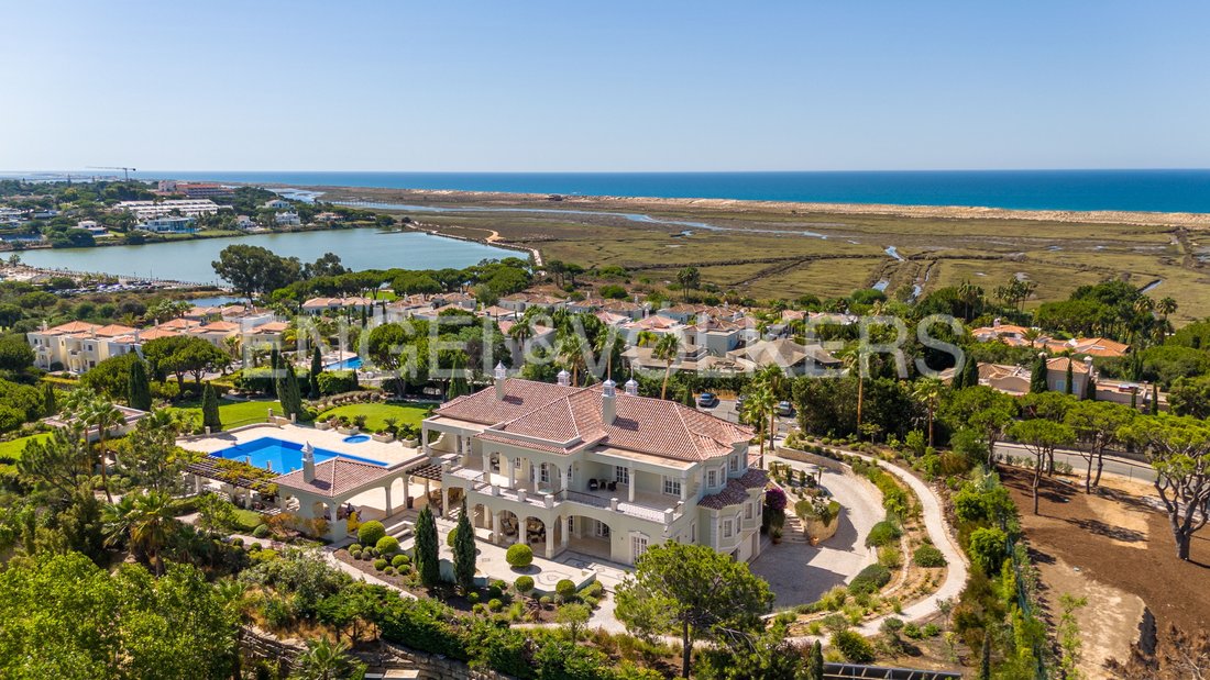 Villa in Quinta do Lago, Almancil, Portugal 1 - 14577428