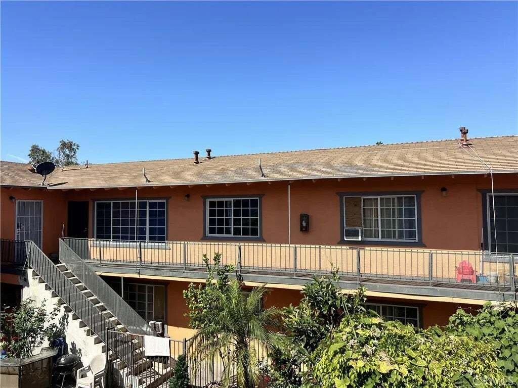 Garden Grove, California, United States 4 - 18562442