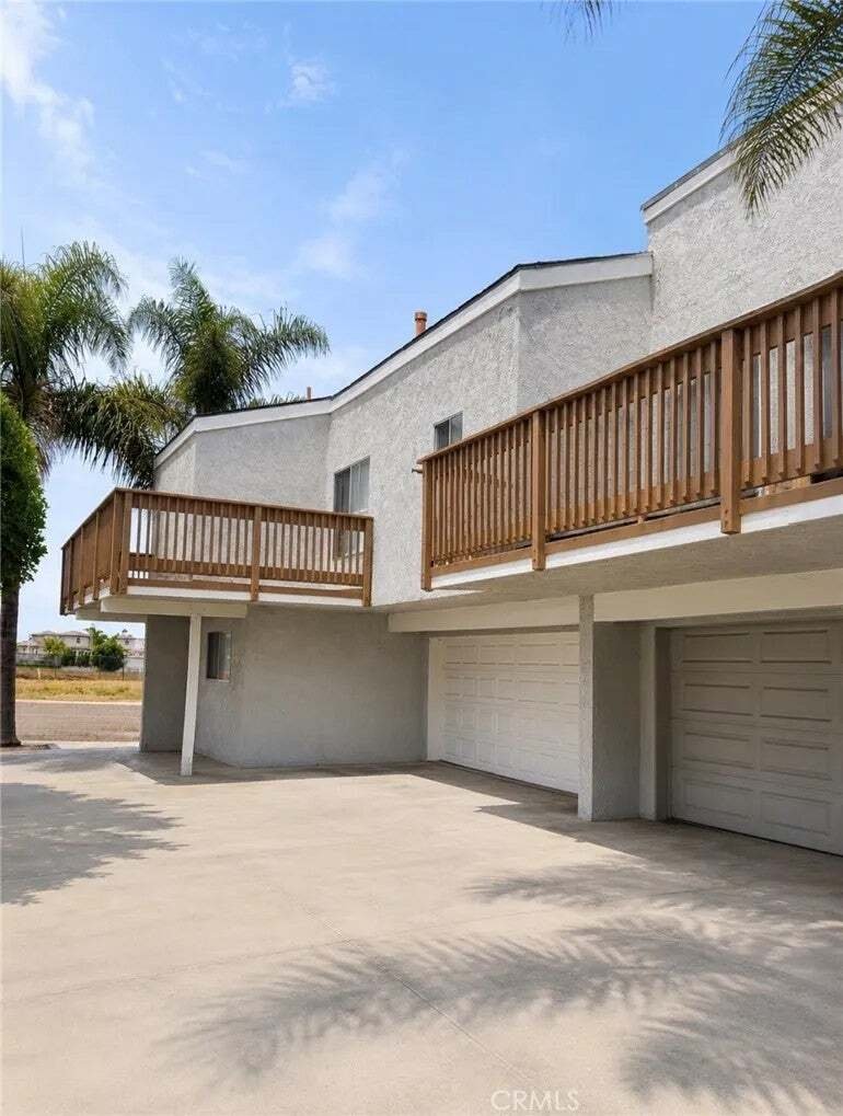 Huntington Beach, California, United States 2 - 18562517