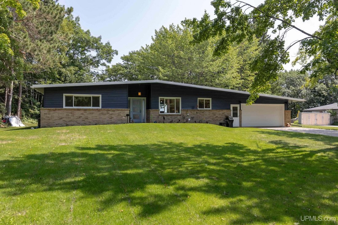 House in Marquette, Michigan, United States 1 - 18561376