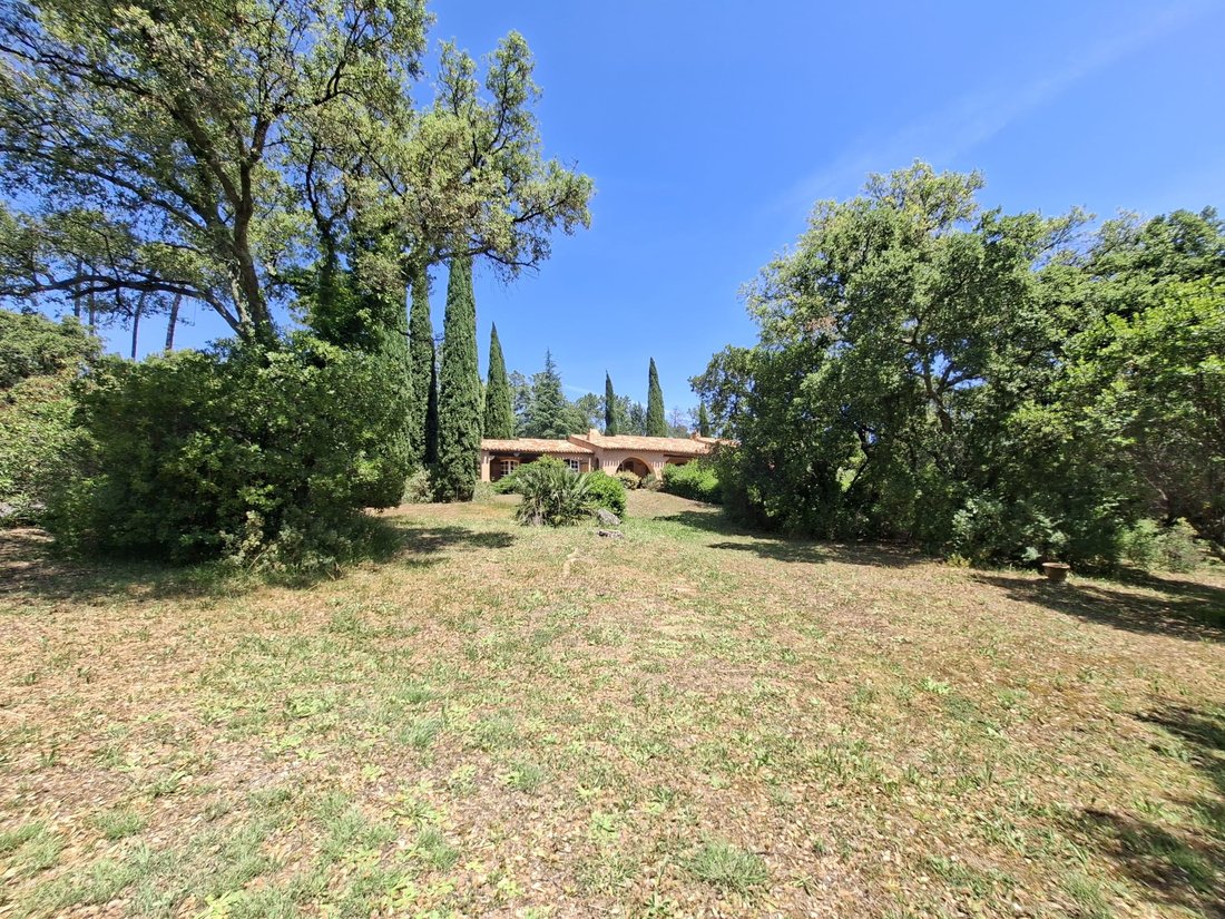 House in Partie Nord-Ferrieres-Cadenades-Rouviere, Le Muy, France 3 - 18565632