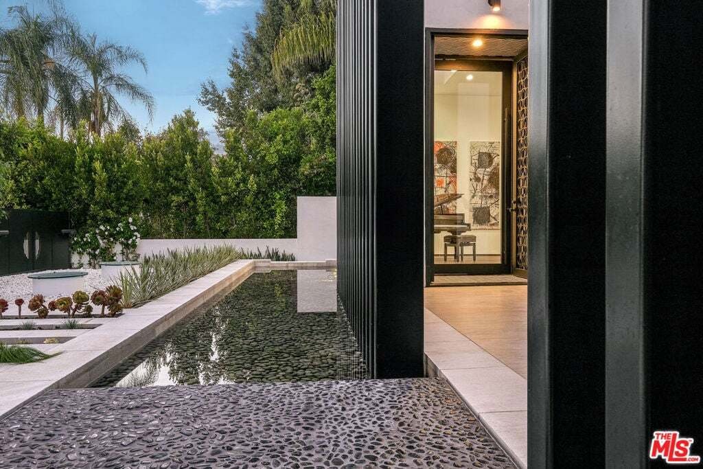 House in Los Angeles, California, United States 4 - 18561151