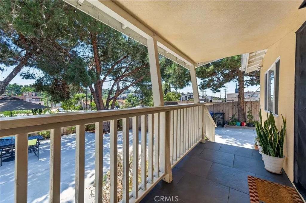 Los Angeles, California, United States 4 - 18562450