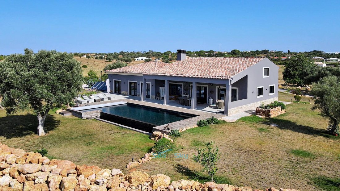 House in Lagoa e Carvoeiro, Algarve, Portugal 2 - 18566118