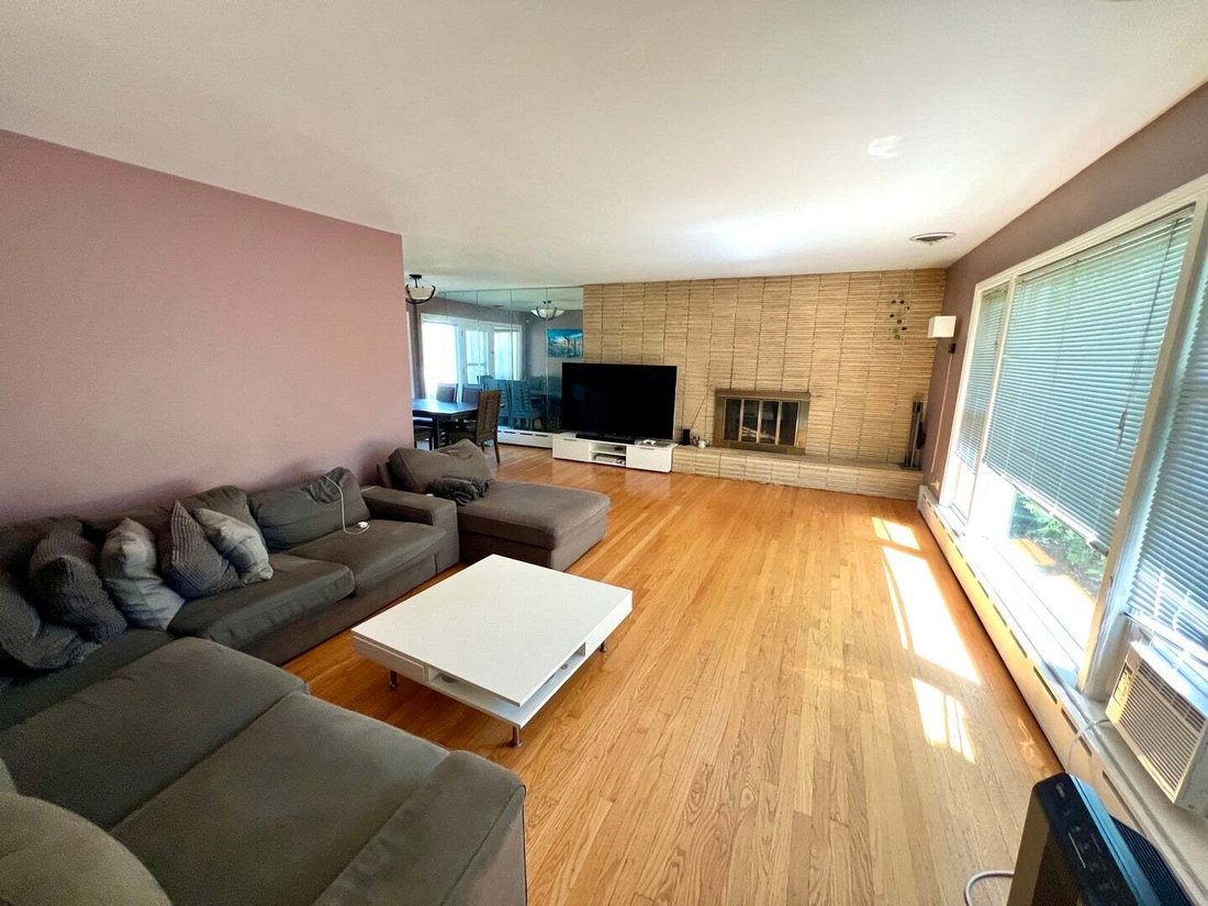 House in Lincolnwood, Illinois, United States 2 - 18565004
