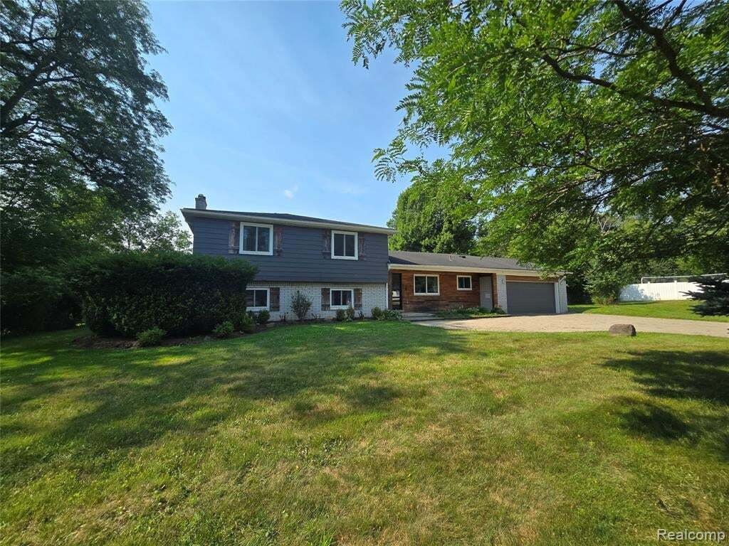House in Beverly Hills, Michigan, United States 3 - 18561406