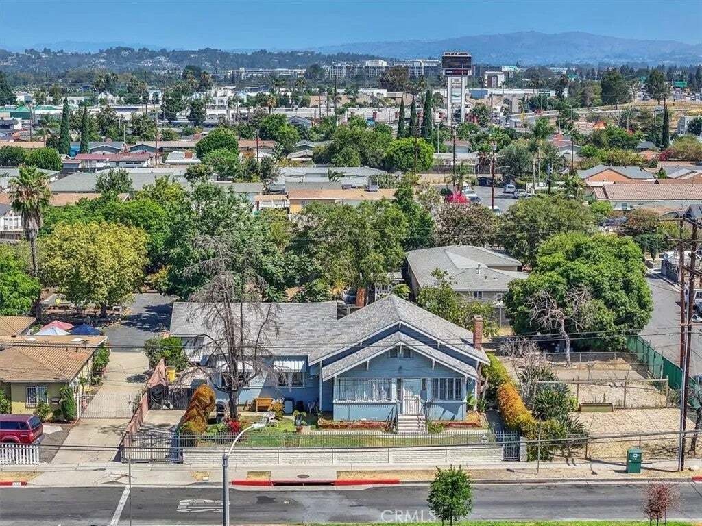 Placentia, California, United States 2 - 18562263