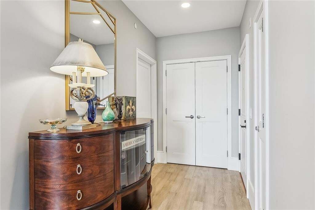 Condo in New Orleans, Louisiana, United States 3 - 18558129