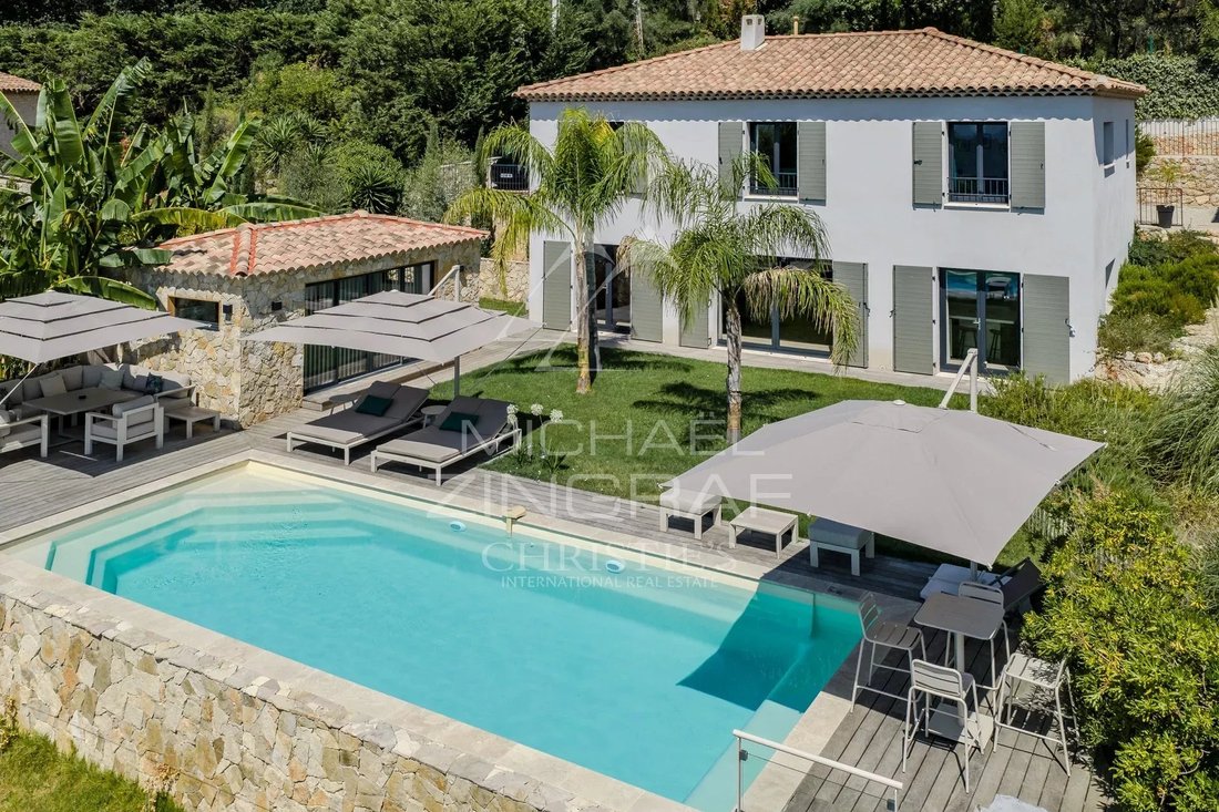 Villa in Tourrettes-sur-Loup, Provence-Alpes-Côte d'Azur, France 1 - 18559760