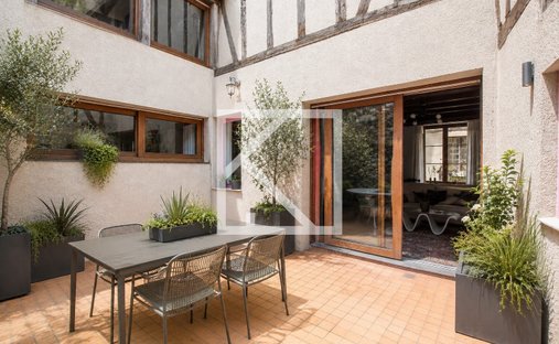 House in Ecouflant, Pays de la Loire, France 1