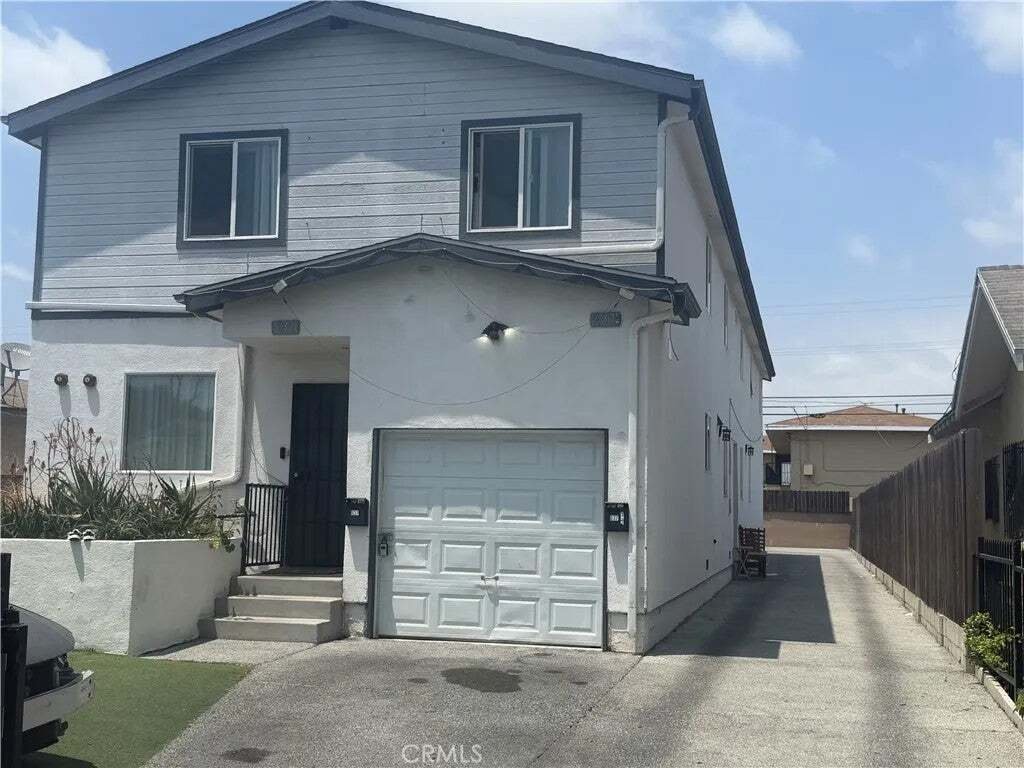 Los Angeles, California, United States 2 - 18562519