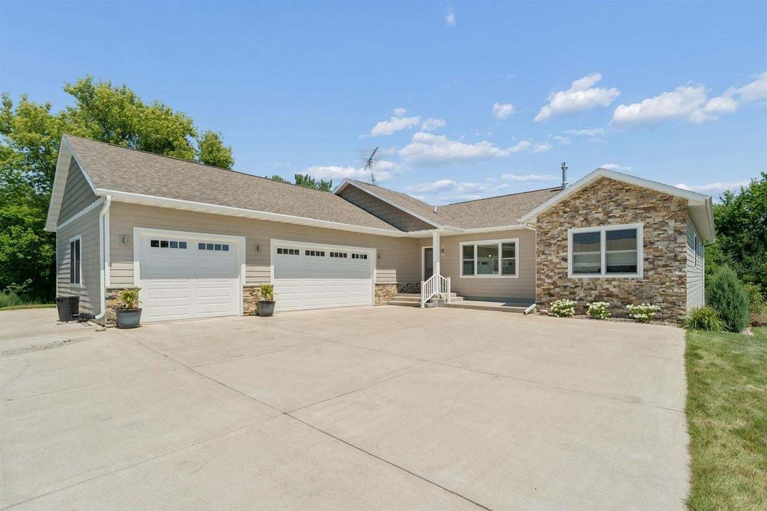 House in Brandon, Wisconsin, United States 1 - 18561521