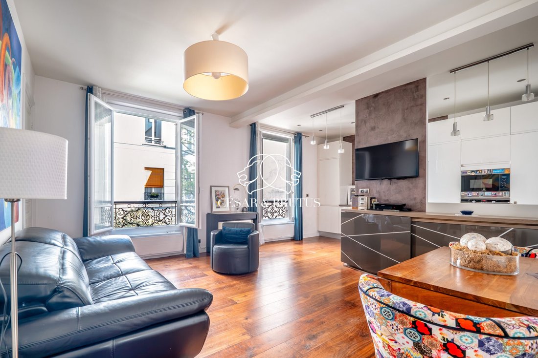 Apartment in Lorette-Martyrs, Paris 9e Arrondissement, Paris 3 - 18564432