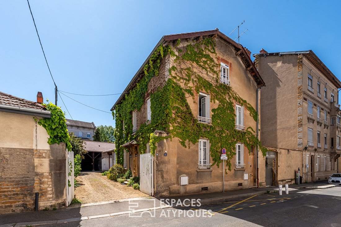 Villa in Villefranche-sur-Saone, Auvergne-Rhône-Alpes, France 1 - 18560229