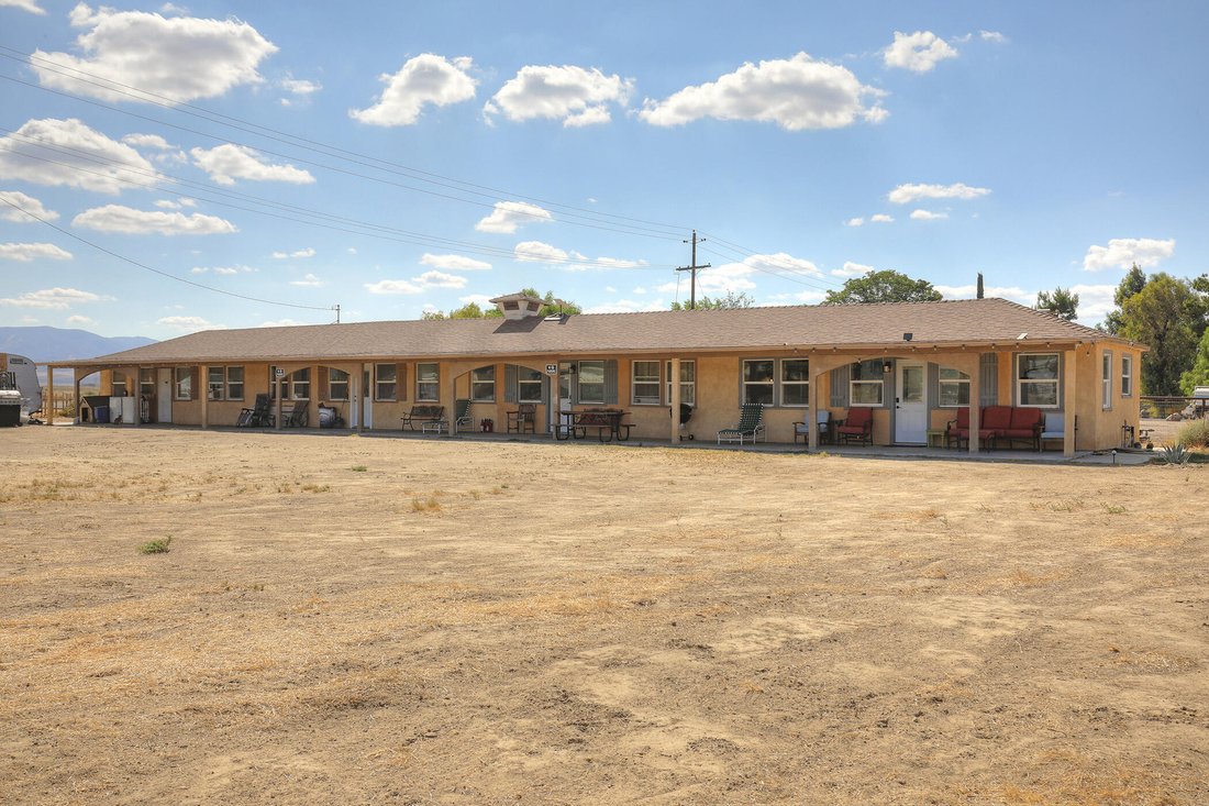 Cuyama, California, United States 4 - 18562777