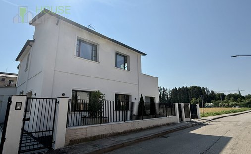 House in Center, Vicenza, Veneto 1