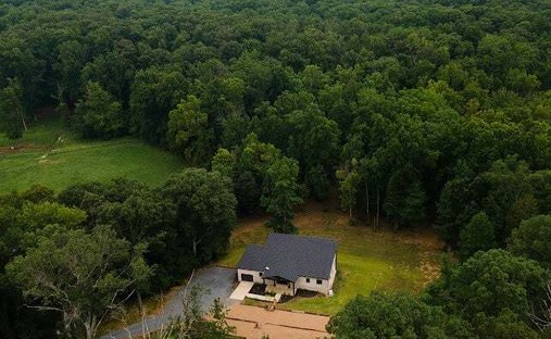 House in Santa Fe, Tennessee, United States 1