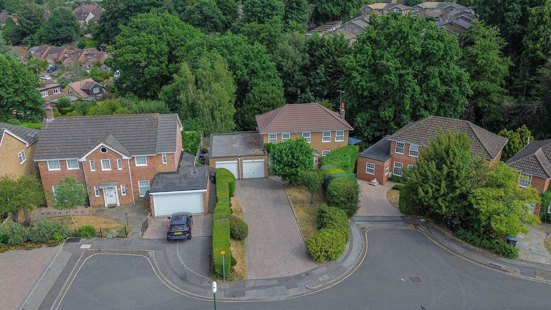 House in Haywards Heath, England 2 - 18559831