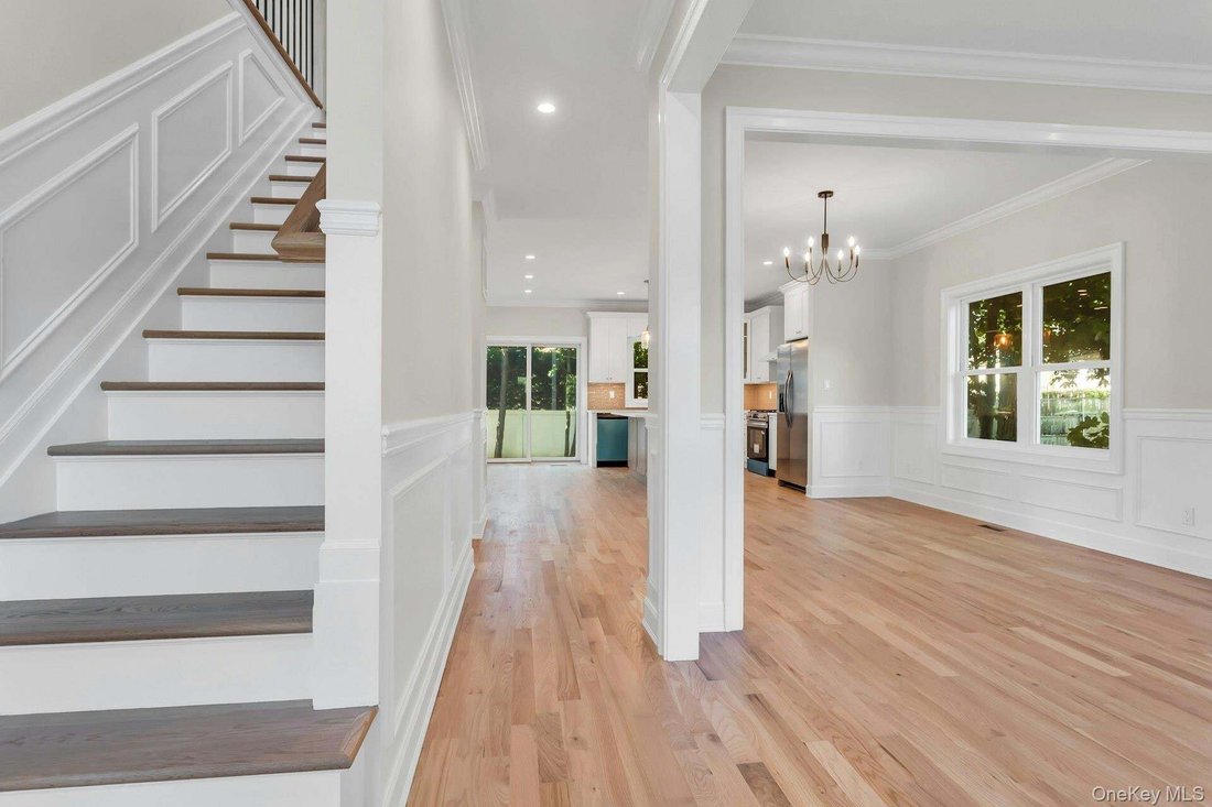 House in Massapequa, New York, United States 4 - 18561282