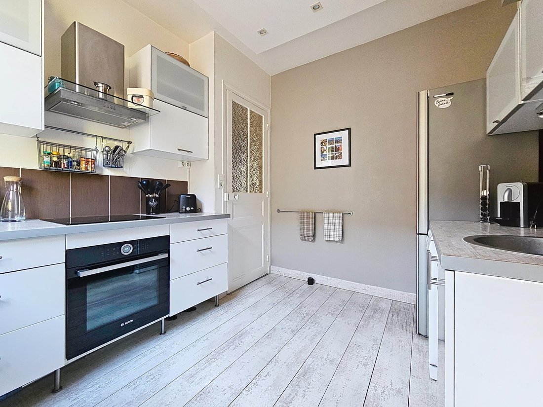 Apartment in Espaces Jeunes, Issy-les-Moulineaux, France 3 - 17957627